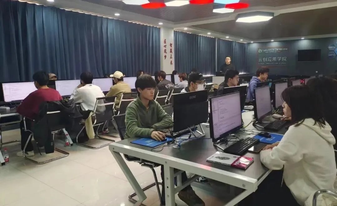 学科竞赛成果丰硕