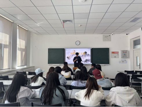 更是屹立于世界民族之林的精神脊梁
