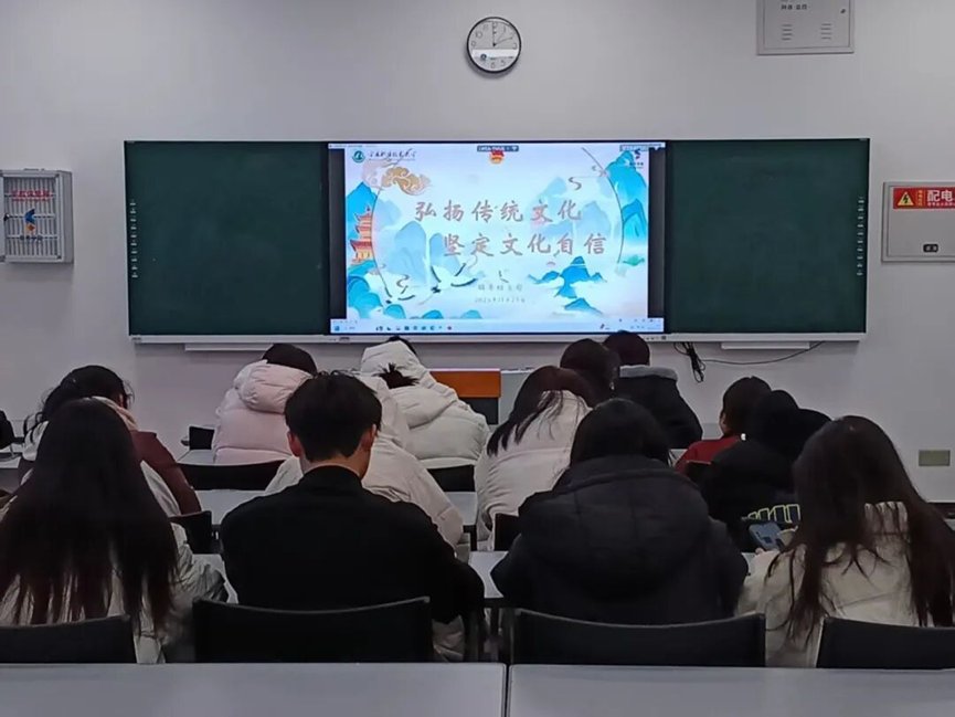 熠熠生辉
