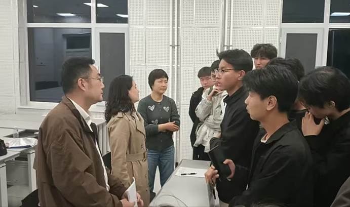 2025年春季学期企业宣讲专场招聘会