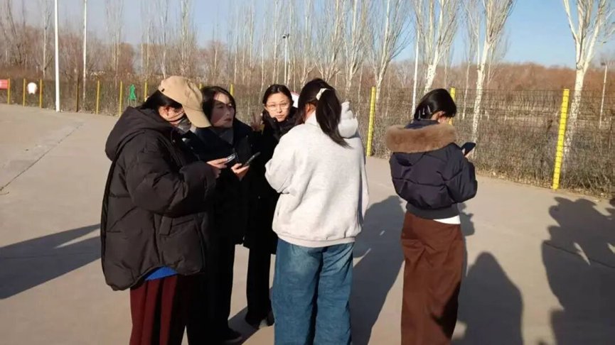 近200名不同年级
