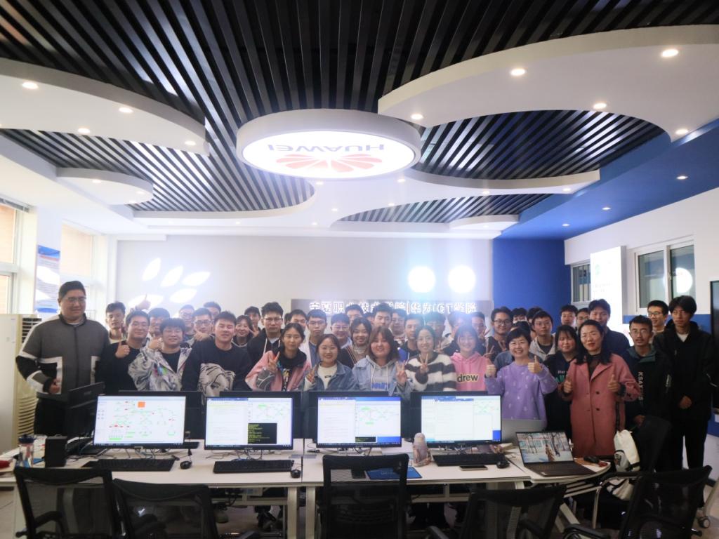 为进一步加强在人才培养方面的校企深入