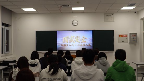 由团委组宣部朱子彤同学主持