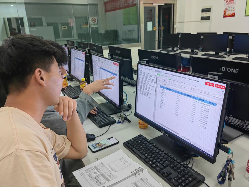 (指导老师辅导世界杯携手皇家平台ap