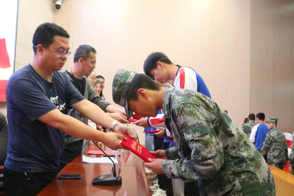 在2019级同学踏入实习岗位之际