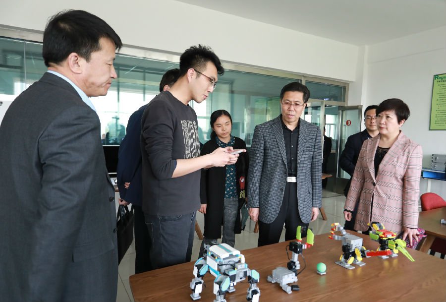 2.jpg 张芳等来皇家平台app下载操作说明调