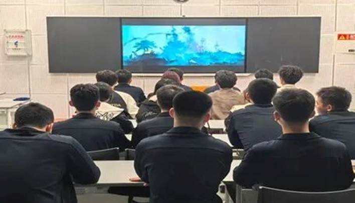 凝聚奋进力量